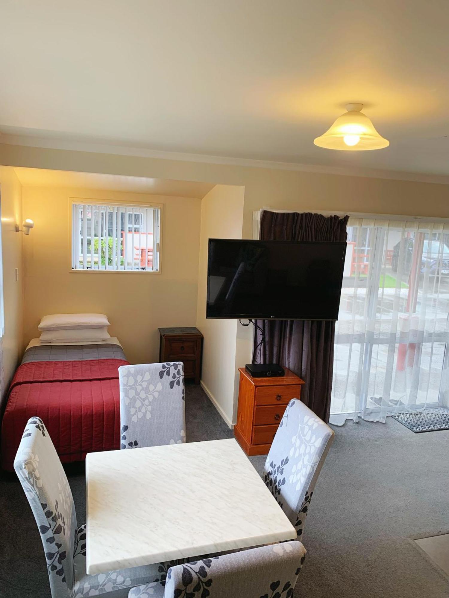 Amber Court Motel Te Anau Eksteriør bilde