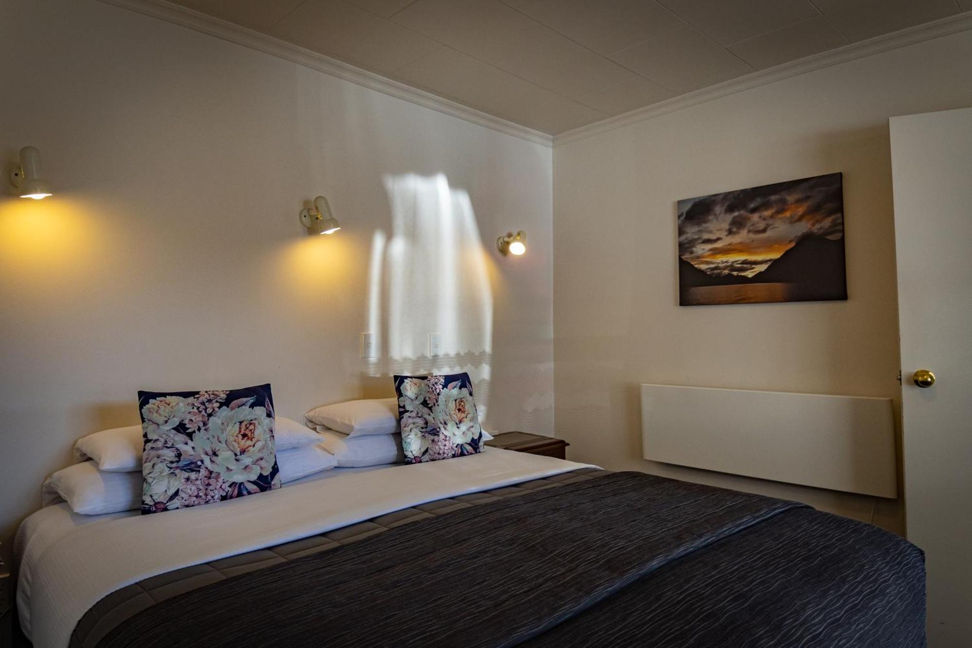 Amber Court Motel Te Anau Eksteriør bilde