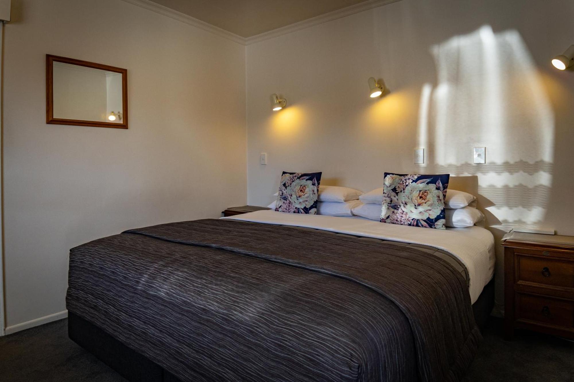 Amber Court Motel Te Anau Eksteriør bilde
